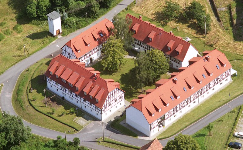 Vierseithof – Hühndorf